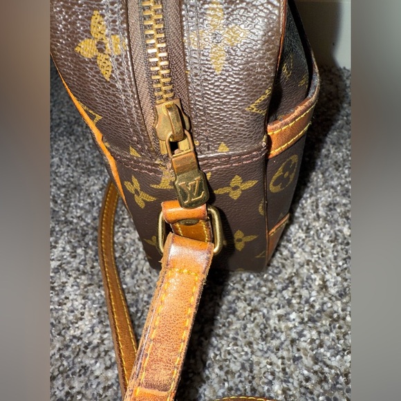 Louis Vuitton Vintage Monogram Trocadero 27 Crossbody Made in USA with COA - Picture 5 of 16